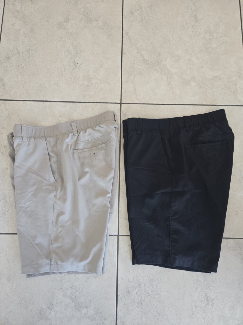 Lot of 2 Under Armour Drive Men’s Golf Shorts Gray 32 Inseam Logo
